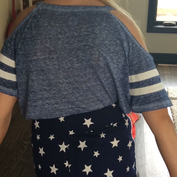 A cute top - Picture 2 of 4